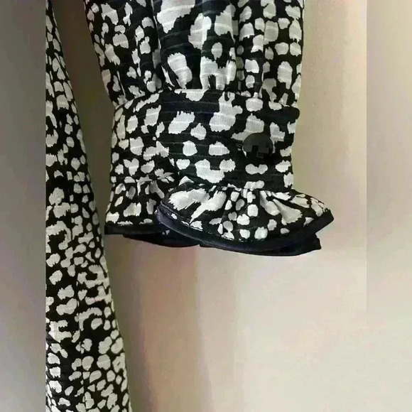 Vintage Valentino Dress with collar - Picture 4 of 7